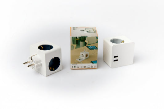 Fjöltengjakubbur með 3 innstungum og 2 USB – Hvítur